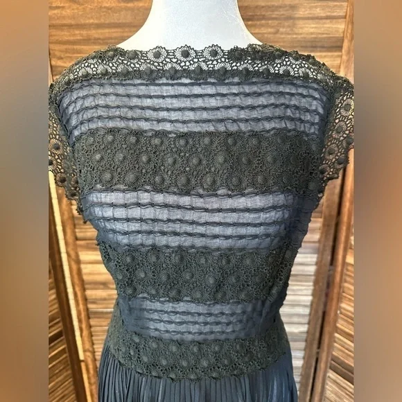 Vintage VTG 50s 1950s Black Eyelet Lace Boat Neck Sleeveless Party Dress